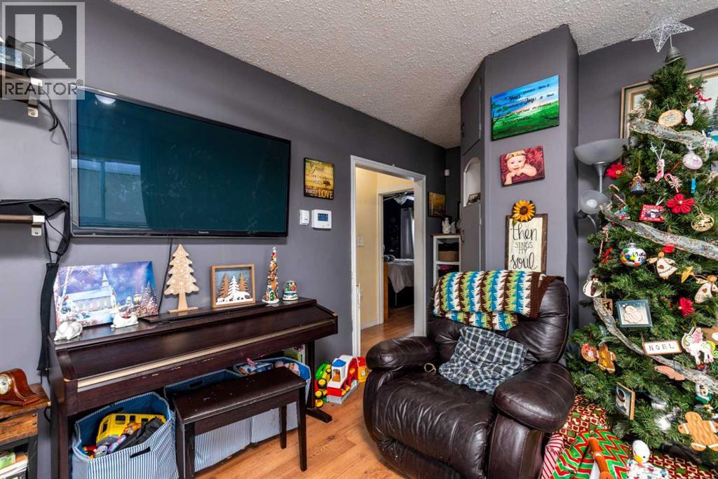 21 1 Street W, Neilburg, Saskatchewan  S0M 2C0 - Photo 4 - A2274600