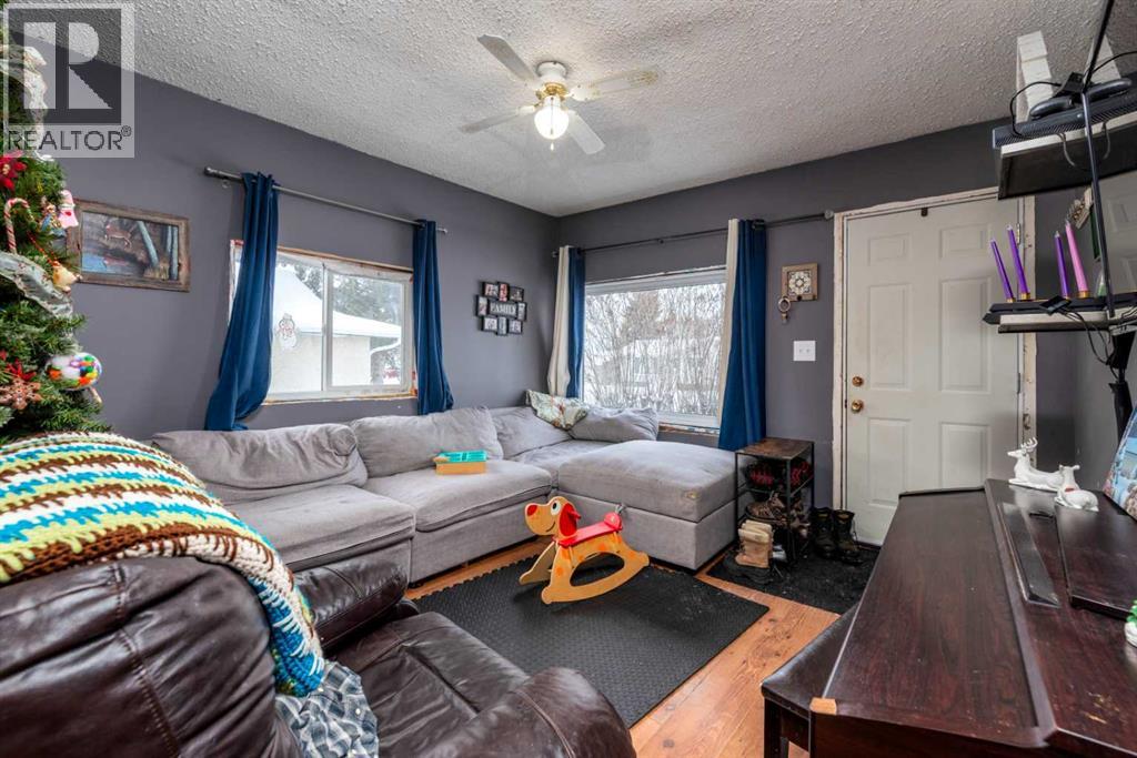 21 1 Street W, Neilburg, Saskatchewan  S0M 2C0 - Photo 5 - A2274600