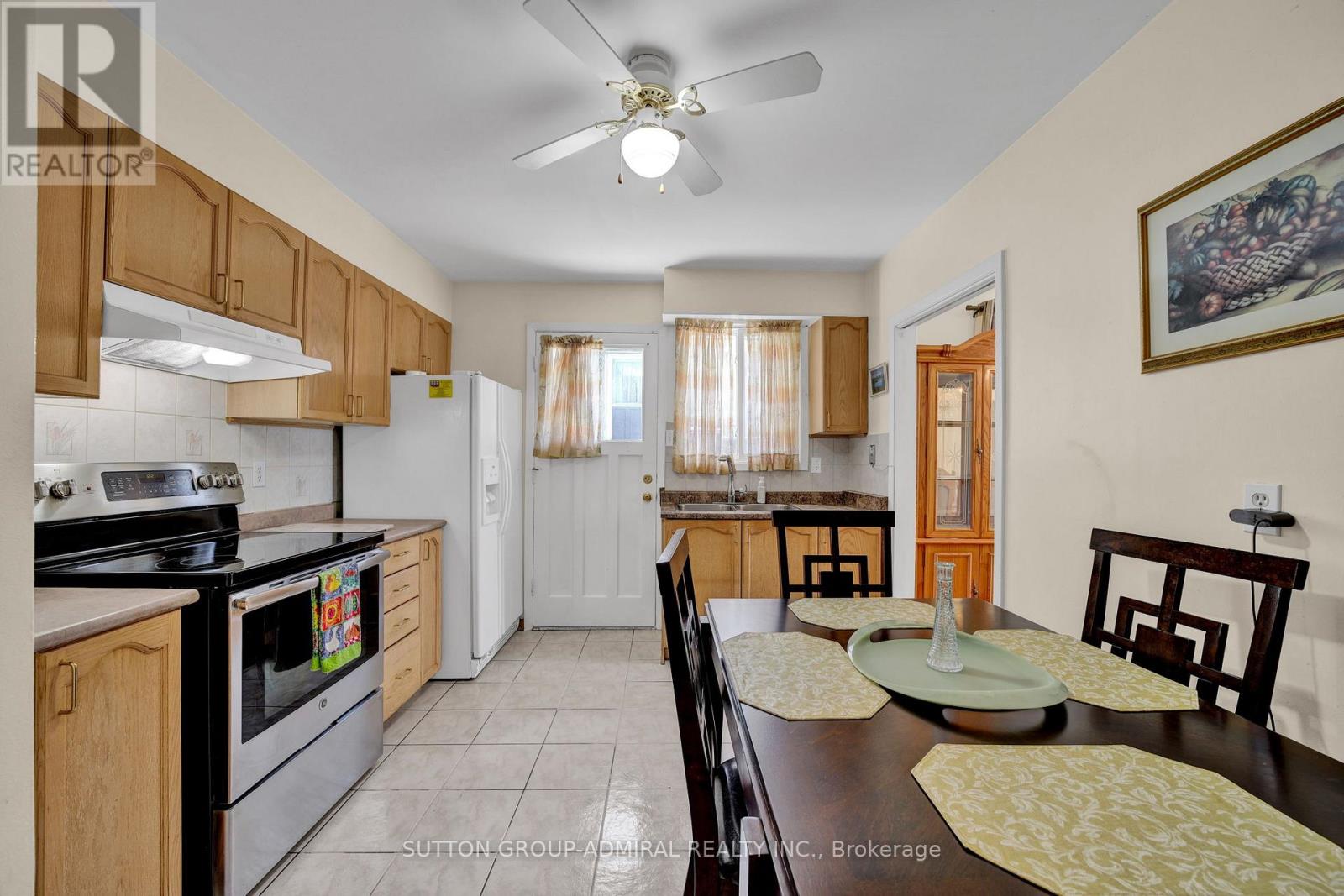 38 Frankton Crescent, Toronto, Ontario  M3J 1C1 - Photo 13 - W12639634