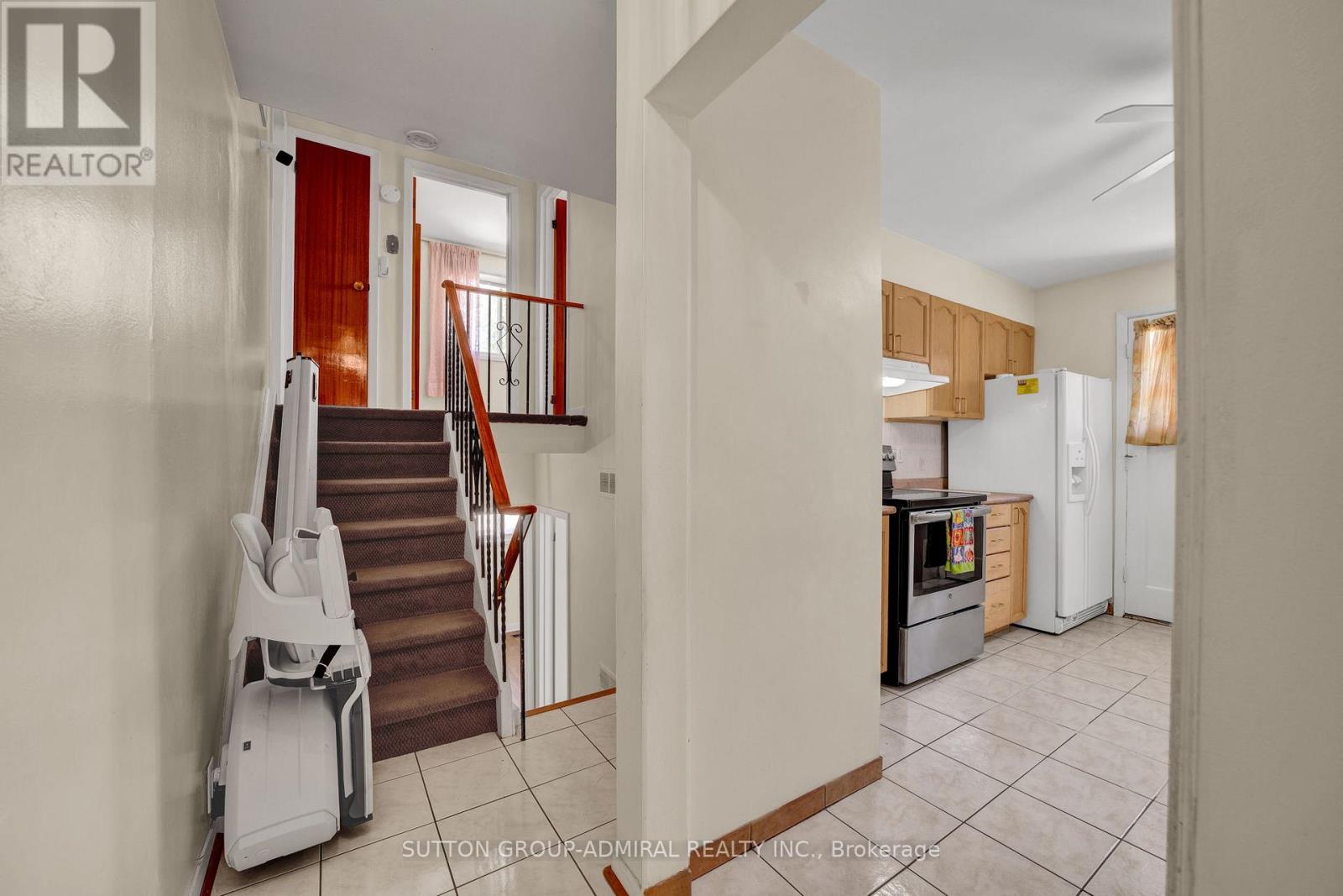 38 Frankton Crescent, Toronto, Ontario  M3J 1C1 - Photo 16 - W12639634