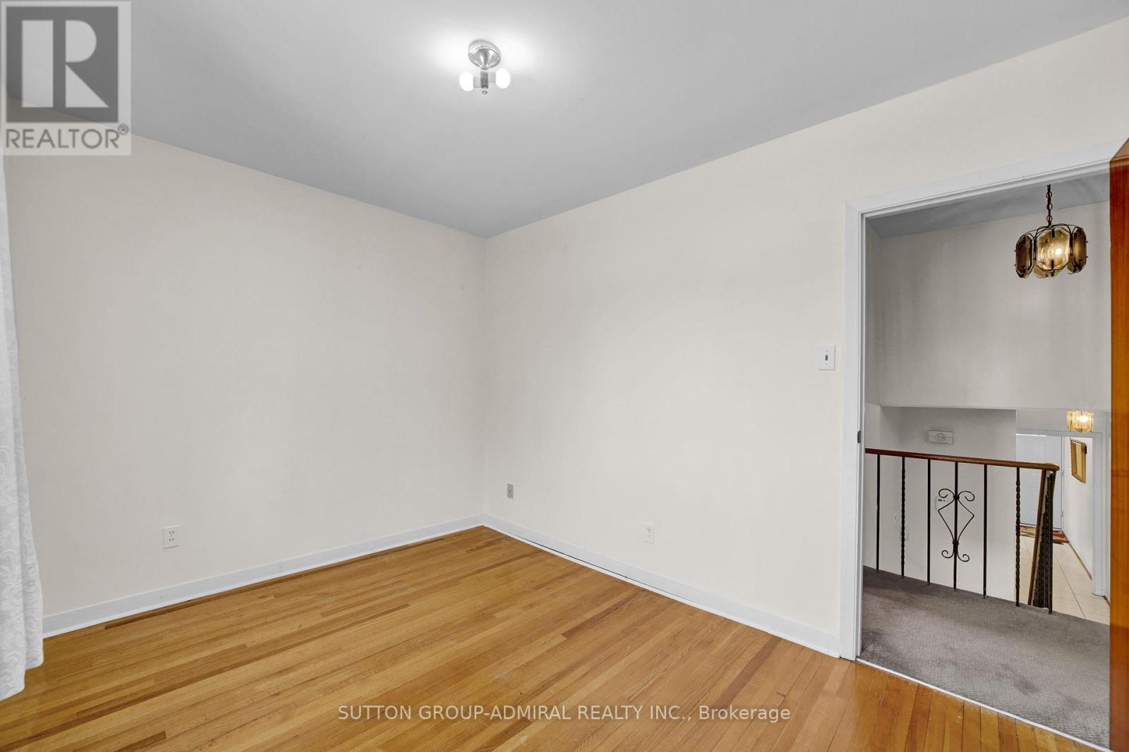 38 Frankton Crescent, Toronto, Ontario  M3J 1C1 - Photo 25 - W12639634