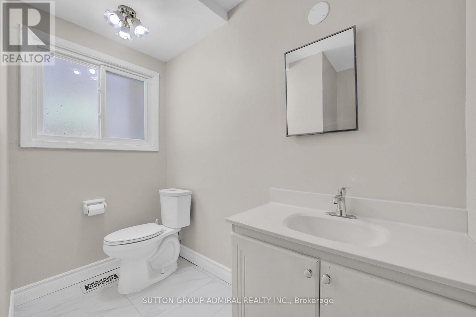 38 Frankton Crescent, Toronto, Ontario  M3J 1C1 - Photo 28 - W12639634