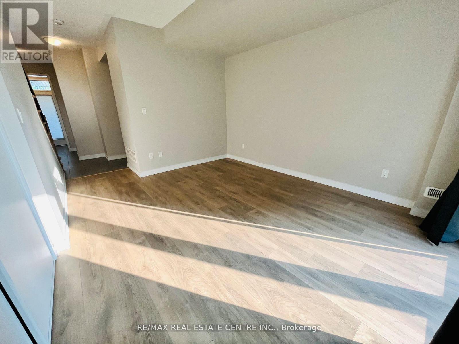 171 Sabina Drive, Oakville, Ontario  L6H 7C3 - Photo 12 - W12639712