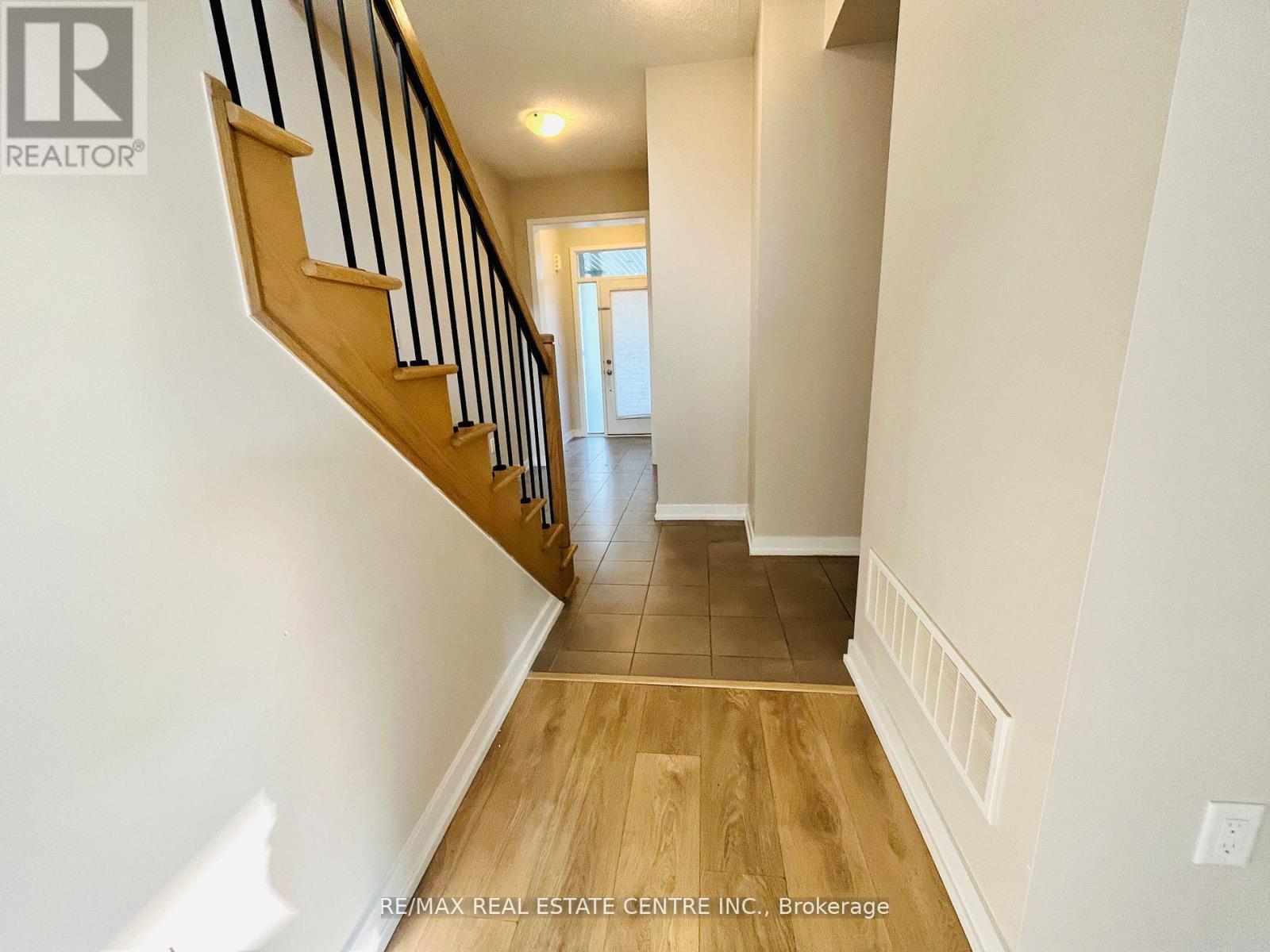 171 Sabina Drive, Oakville, Ontario  L6H 7C3 - Photo 22 - W12639712