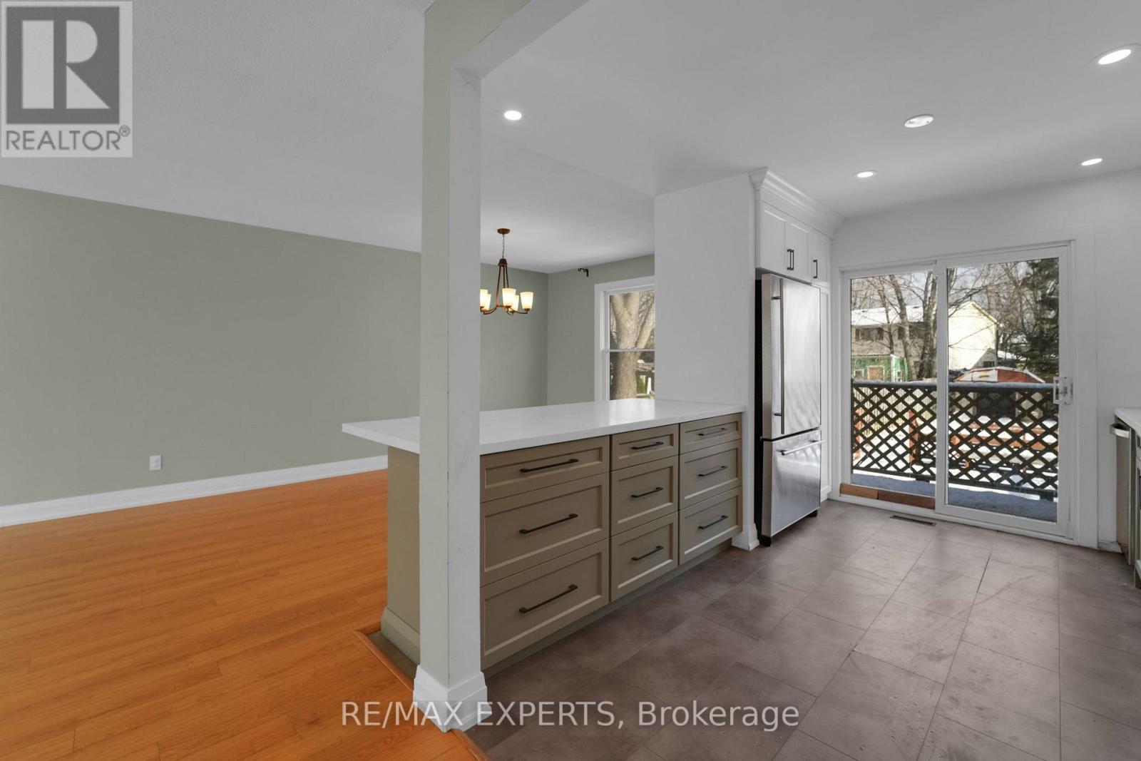 6883 Shelter Bay Road, Mississauga, Ontario  L5N 1T8 - Photo 10 - W12639716