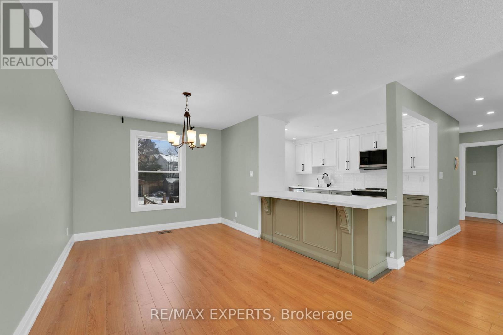 6883 Shelter Bay Road, Mississauga, Ontario  L5N 1T8 - Photo 11 - W12639716