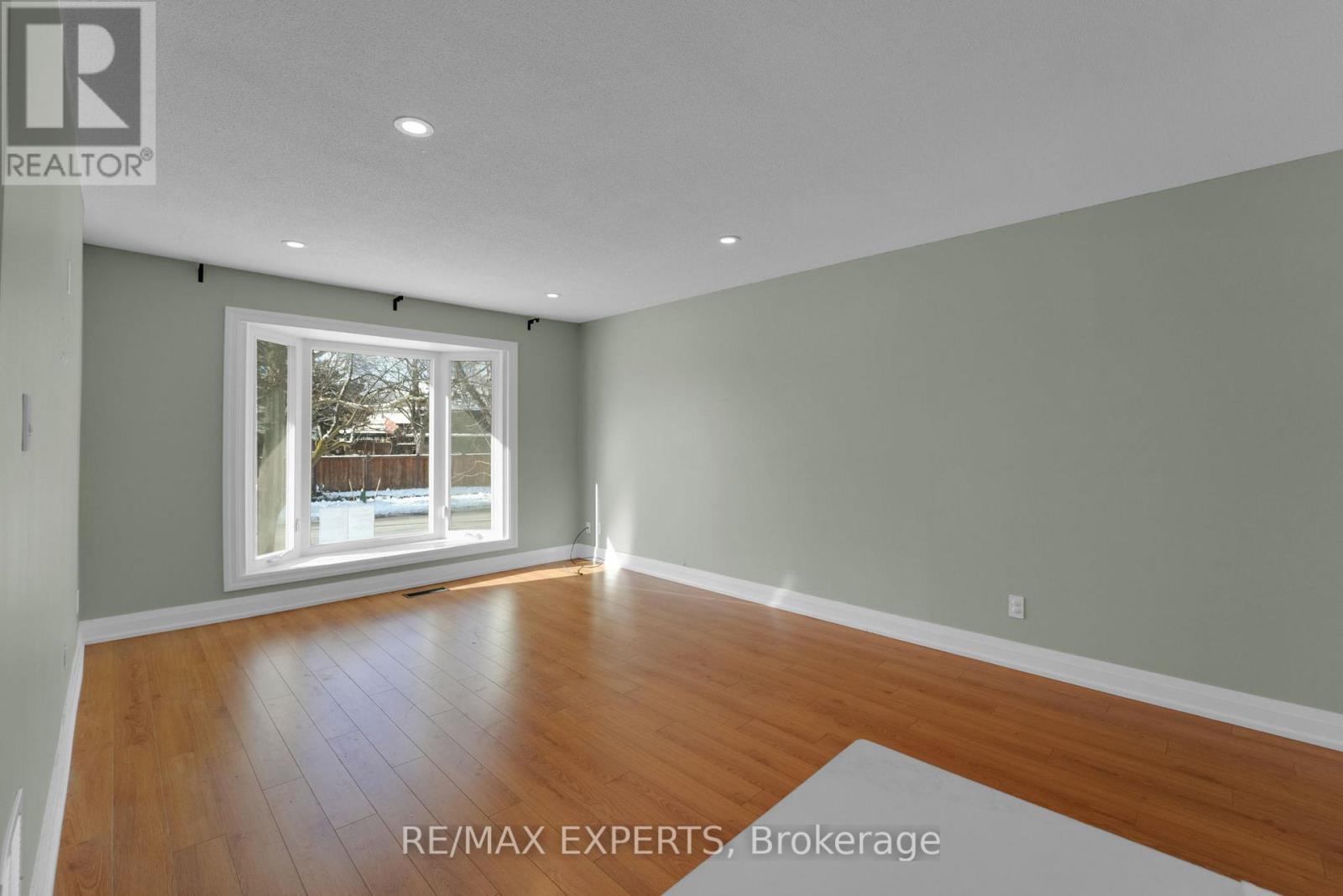 6883 Shelter Bay Road, Mississauga, Ontario  L5N 1T8 - Photo 14 - W12639716