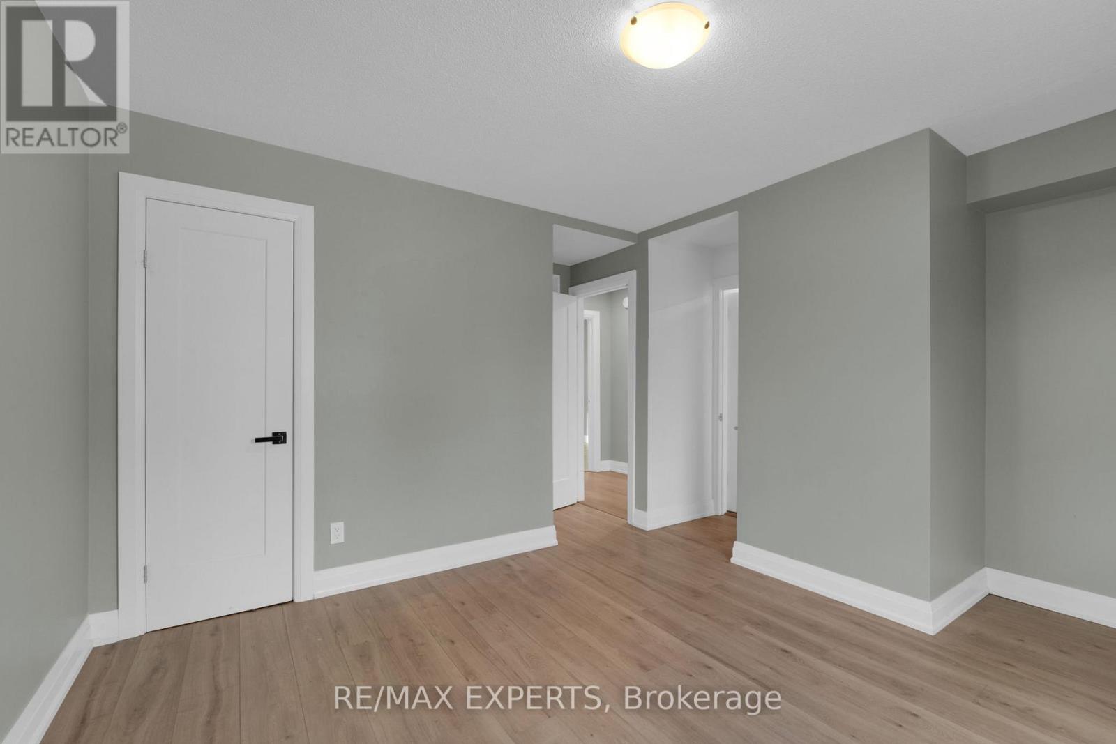 6883 Shelter Bay Road, Mississauga, Ontario  L5N 1T8 - Photo 17 - W12639716