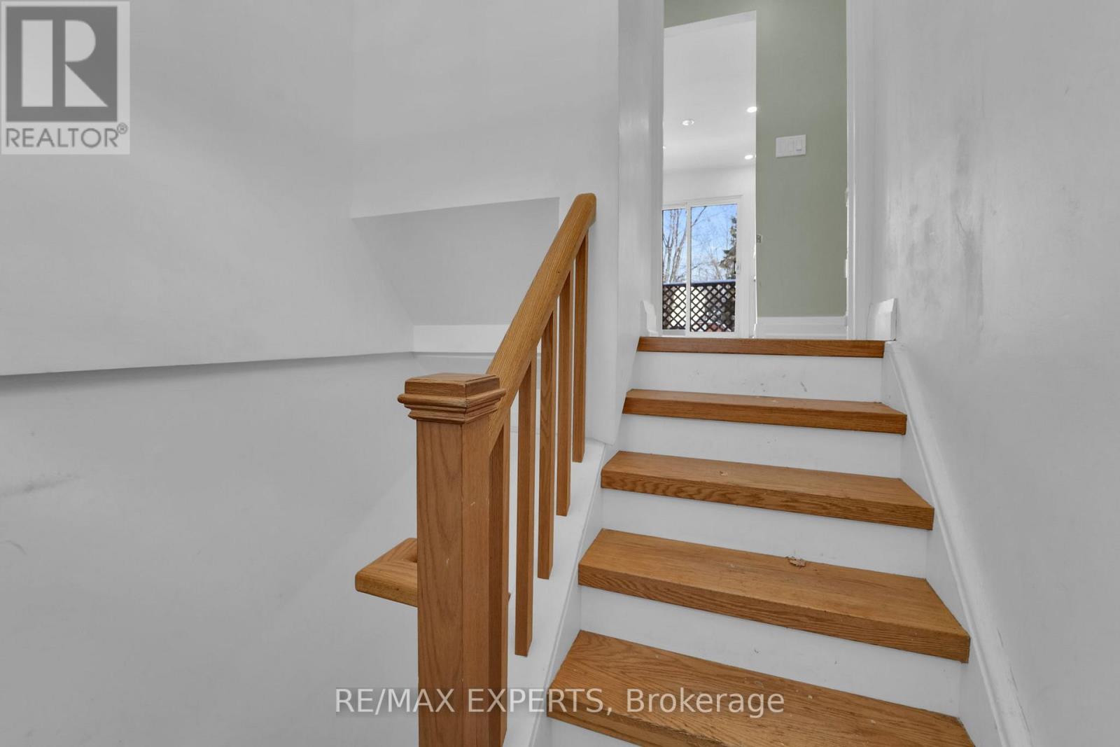 6883 Shelter Bay Road, Mississauga, Ontario  L5N 1T8 - Photo 6 - W12639716