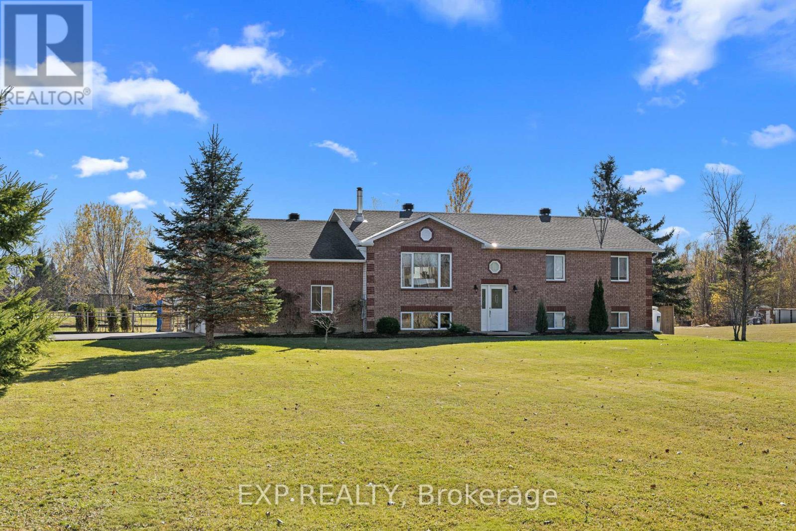 108 ST THOMAS ROAD, Russell, Ontario