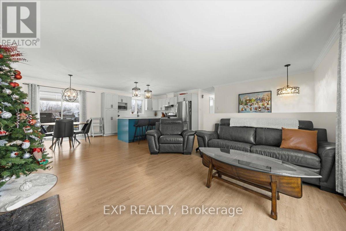 108 St Thomas Road, Russell, Ontario  K0A 3H0 - Photo 10 - X12639750