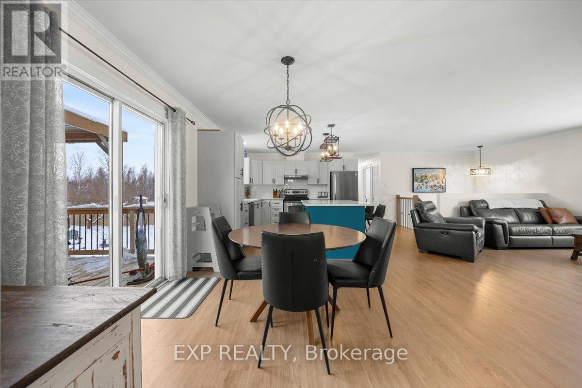 108 St Thomas Road, Russell, Ontario  K0A 3H0 - Photo 11 - X12639750