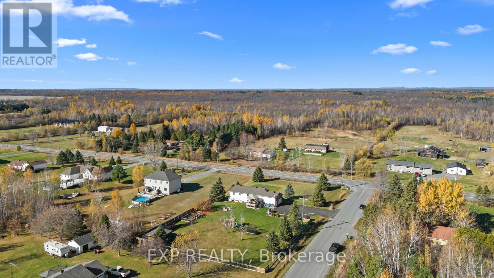 108 St Thomas Road, Russell, Ontario  K0A 3H0 - Photo 37 - X12639750