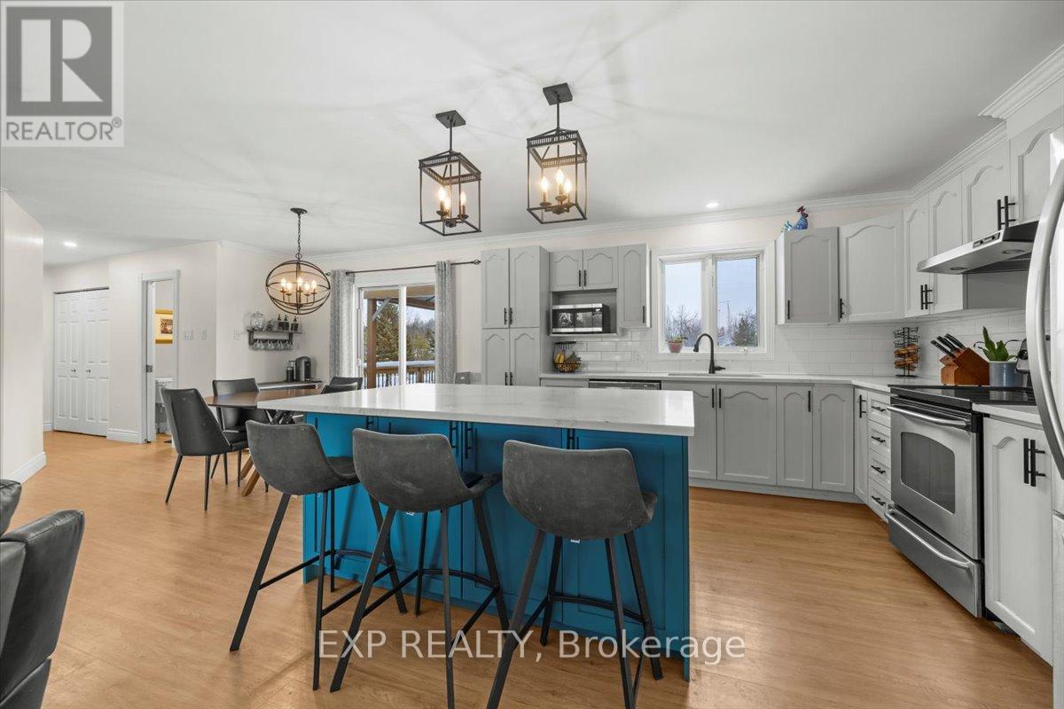 108 St Thomas Road, Russell, Ontario  K0A 3H0 - Photo 4 - X12639750