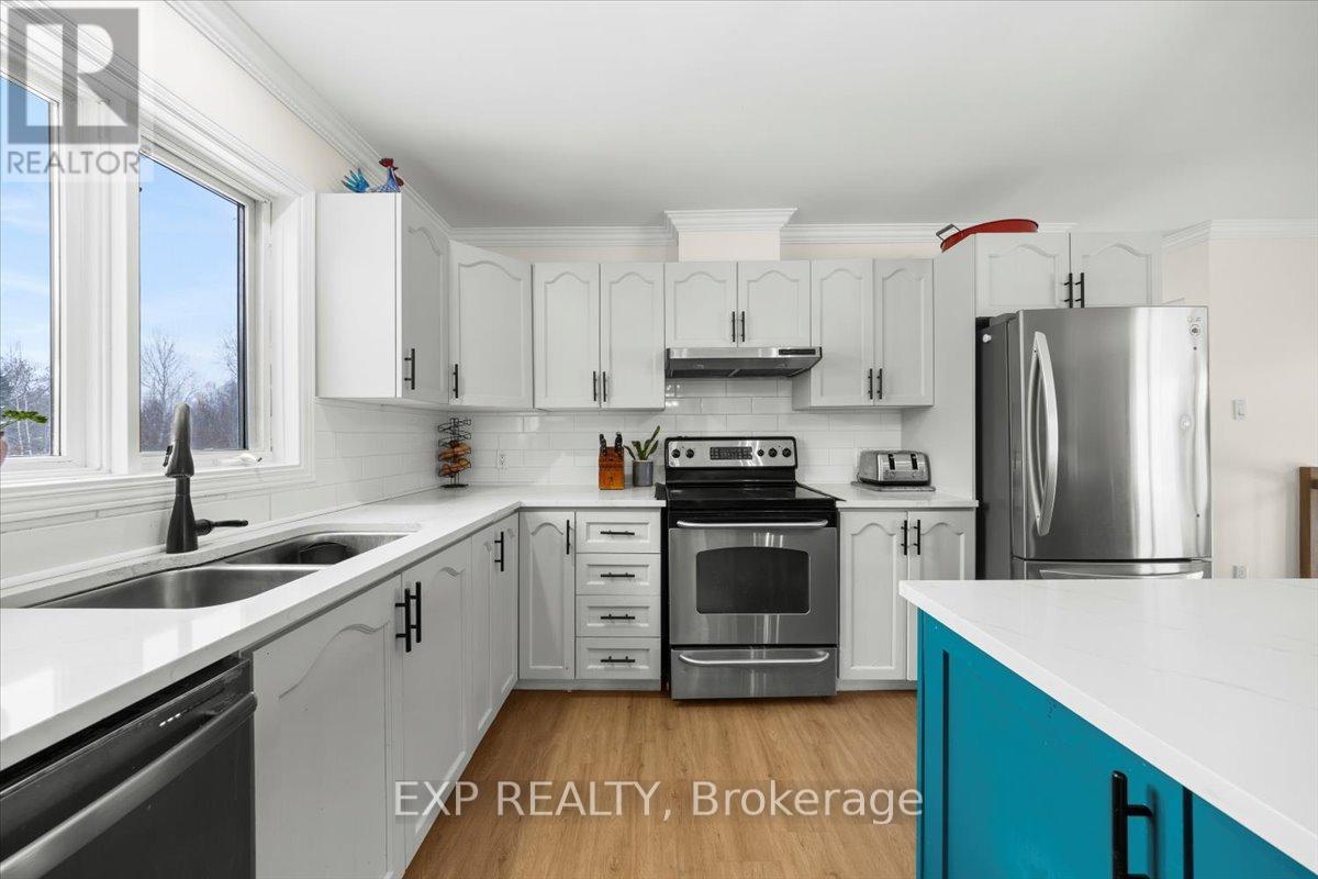 108 St Thomas Road, Russell, Ontario  K0A 3H0 - Photo 6 - X12639750