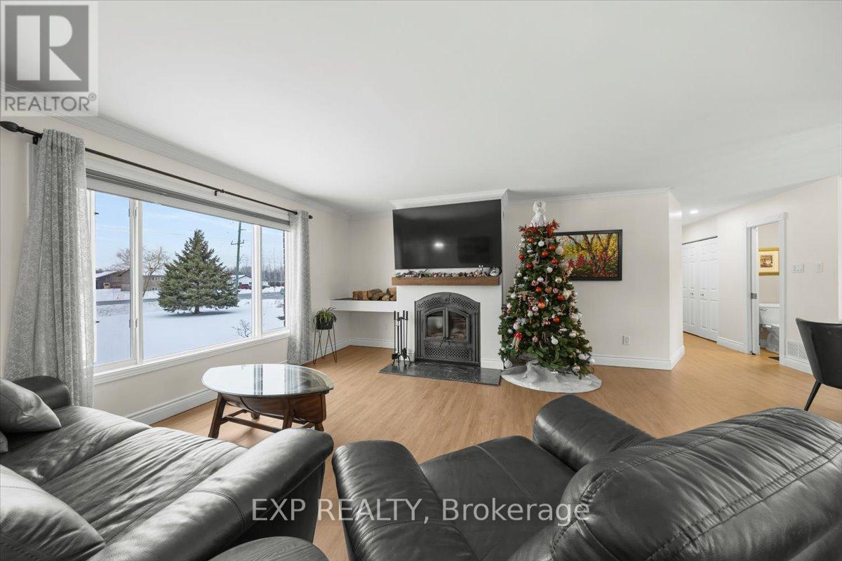 108 St Thomas Road, Russell, Ontario  K0A 3H0 - Photo 9 - X12639750