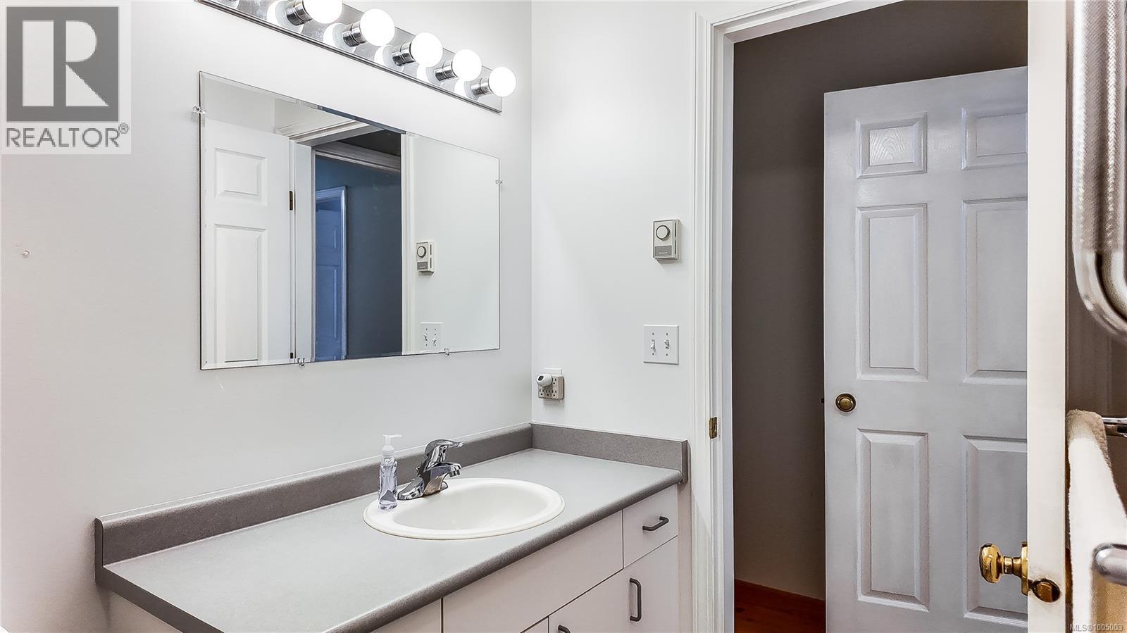 601 Azalea Pl, Campbell River, British Columbia  V9W 7H2 - Photo 51 - 1005003