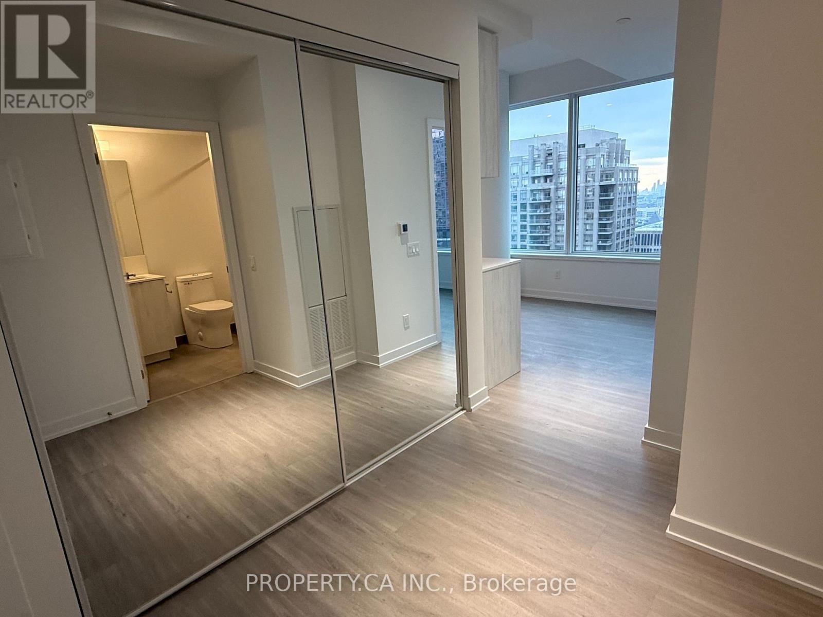 3116 - 8 Wellesley Street W, Toronto, Ontario  M4Y 0J5 - Photo 2 - C12639748