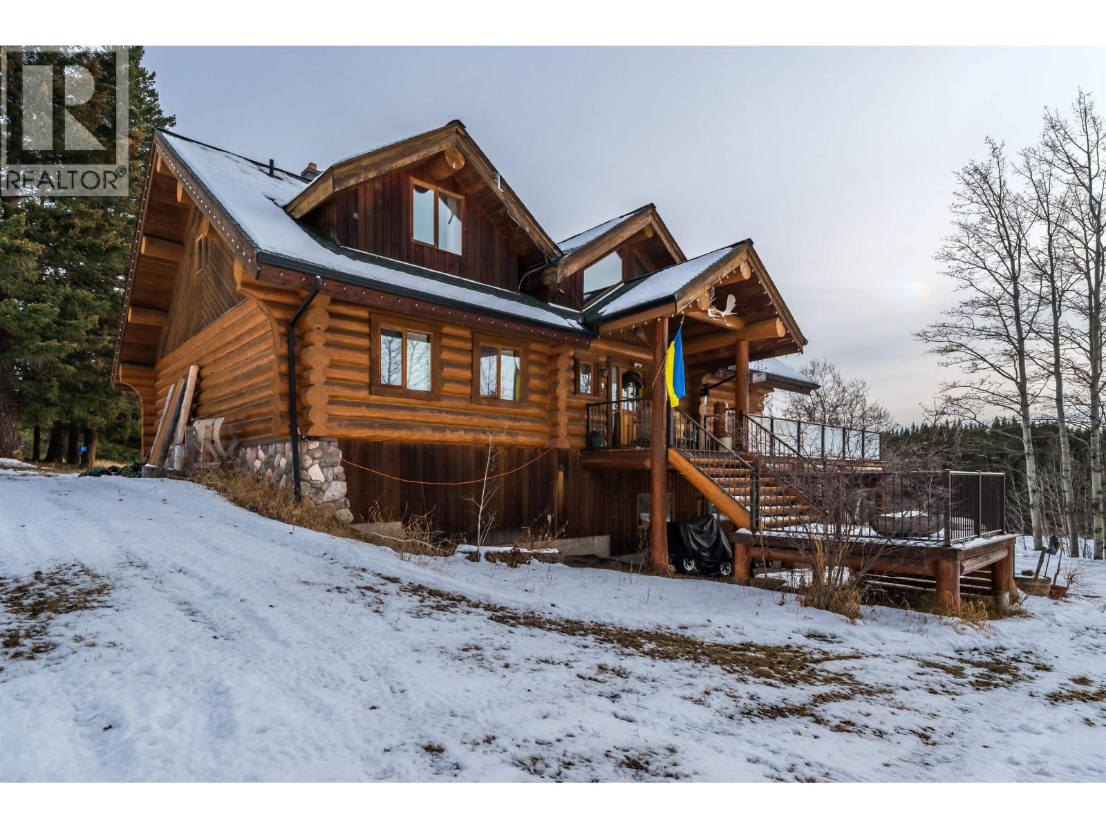 5565 Backvalley Road, 100 Mile House, British Columbia V0K 2E1 - Photo 13 - R3074074