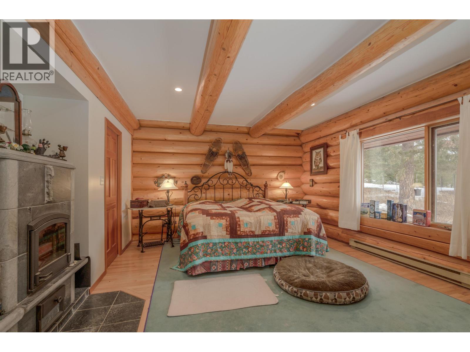 5565 Backvalley Road, 100 Mile House, British Columbia V0K 2E1 - Photo 5 - R3074074