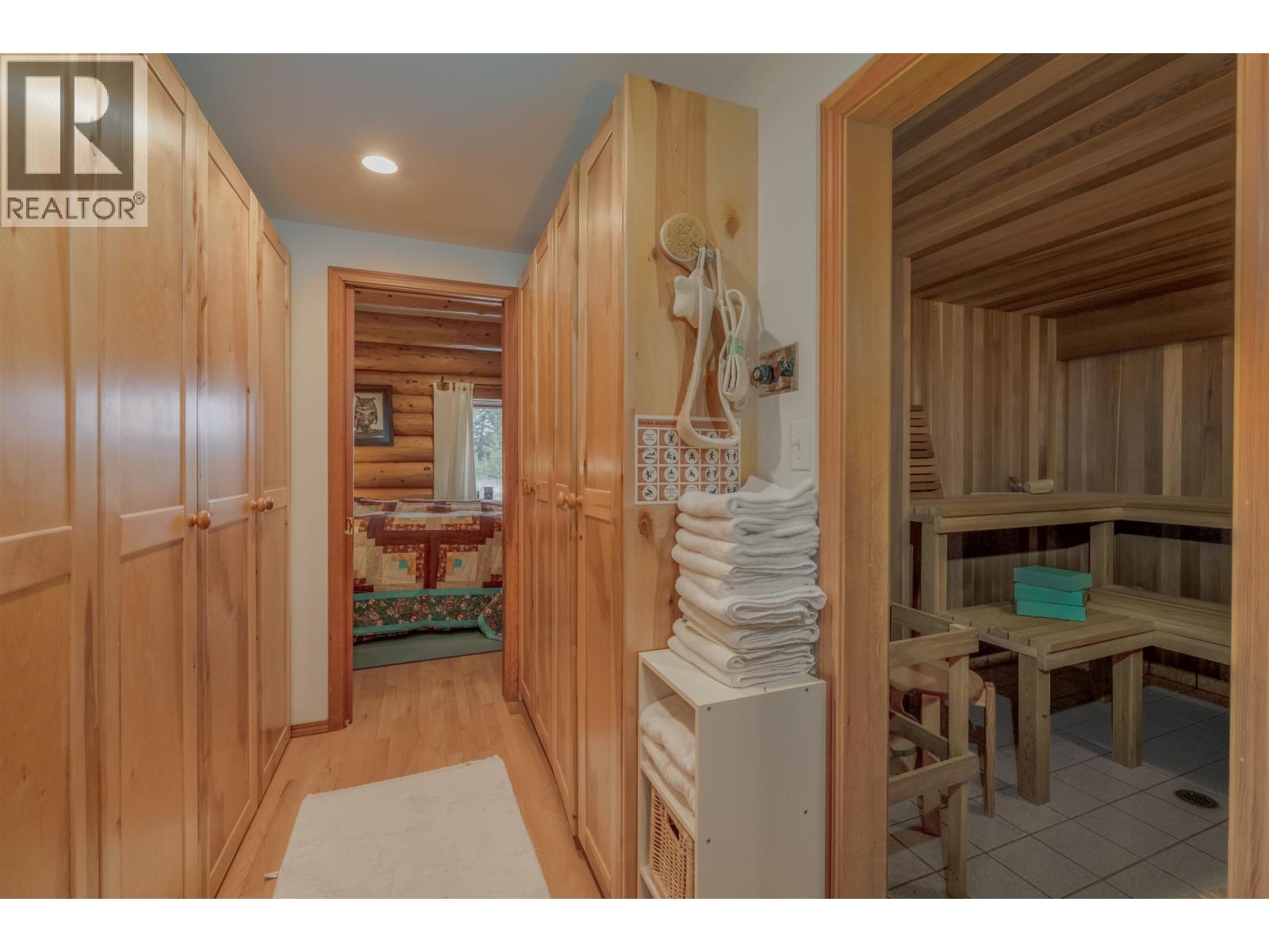 5565 Backvalley Road, 100 Mile House, British Columbia V0K 2E1 - Photo 6 - R3074074