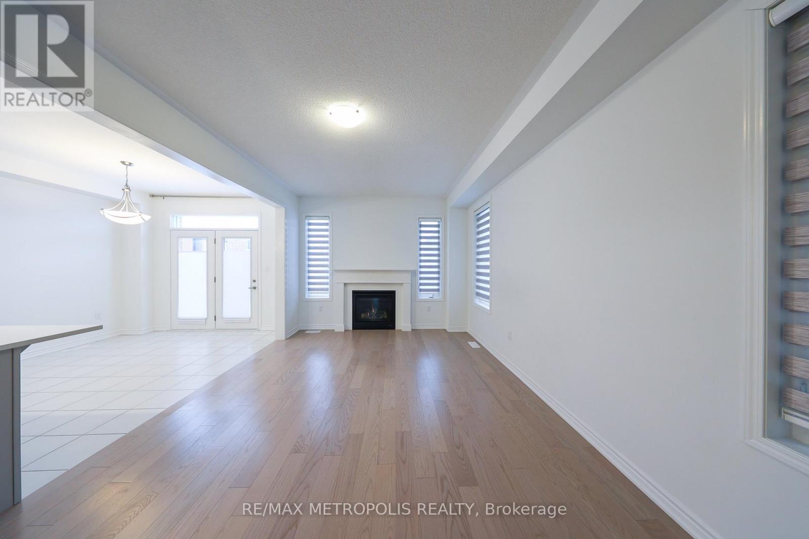 1493 Hawktail Path, Pickering, Ontario  L1X 0N9 - Photo 10 - E12639744