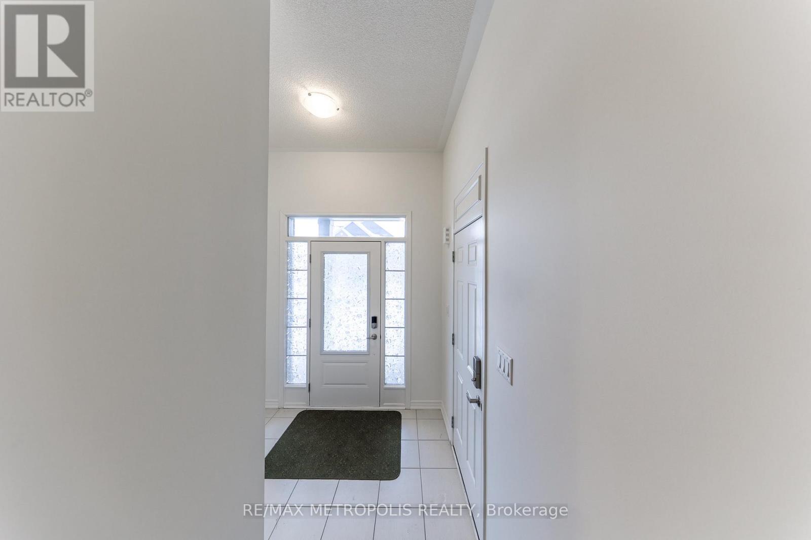 1493 Hawktail Path, Pickering, Ontario  L1X 0N9 - Photo 7 - E12639744