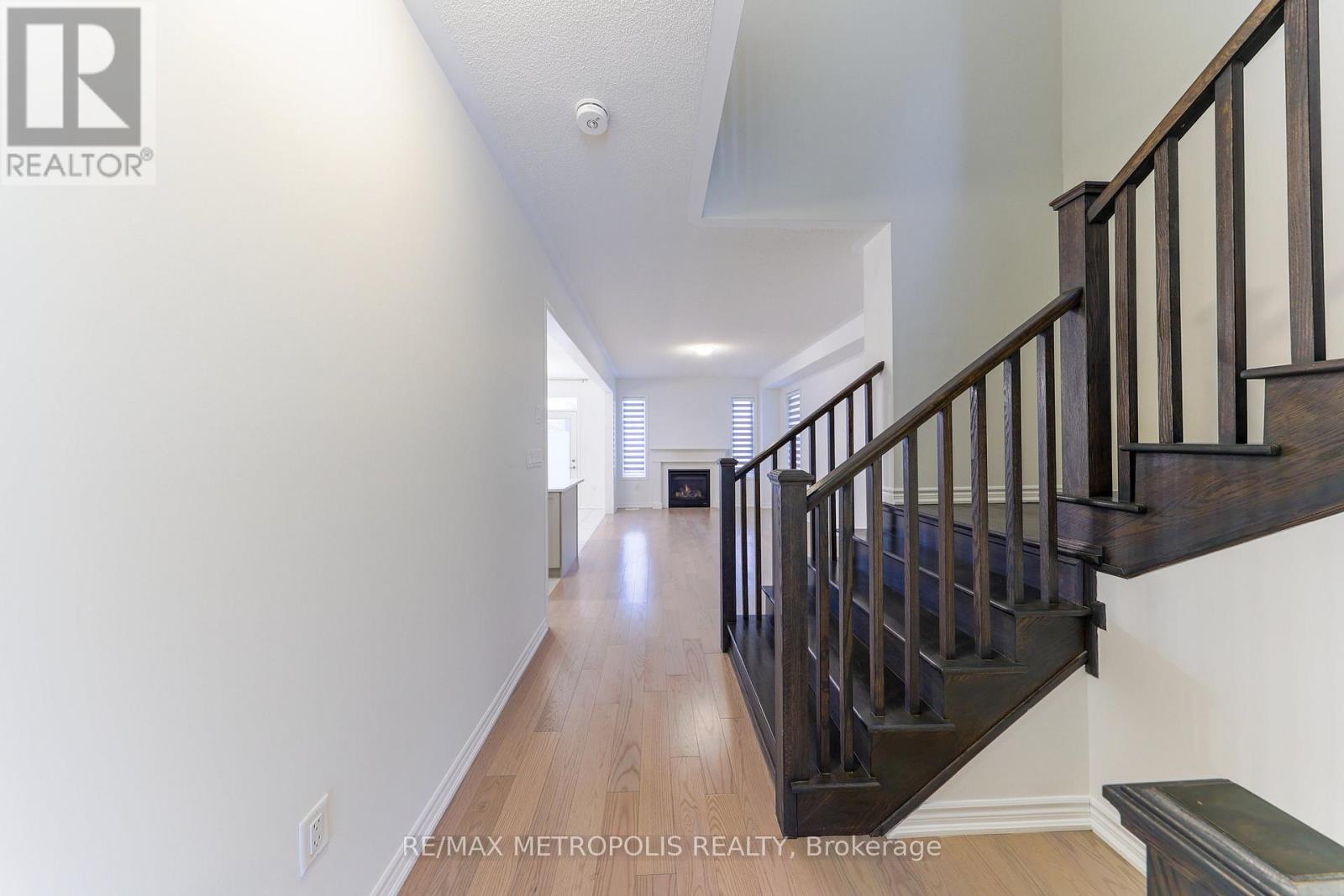 1493 Hawktail Path, Pickering, Ontario  L1X 0N9 - Photo 8 - E12639744