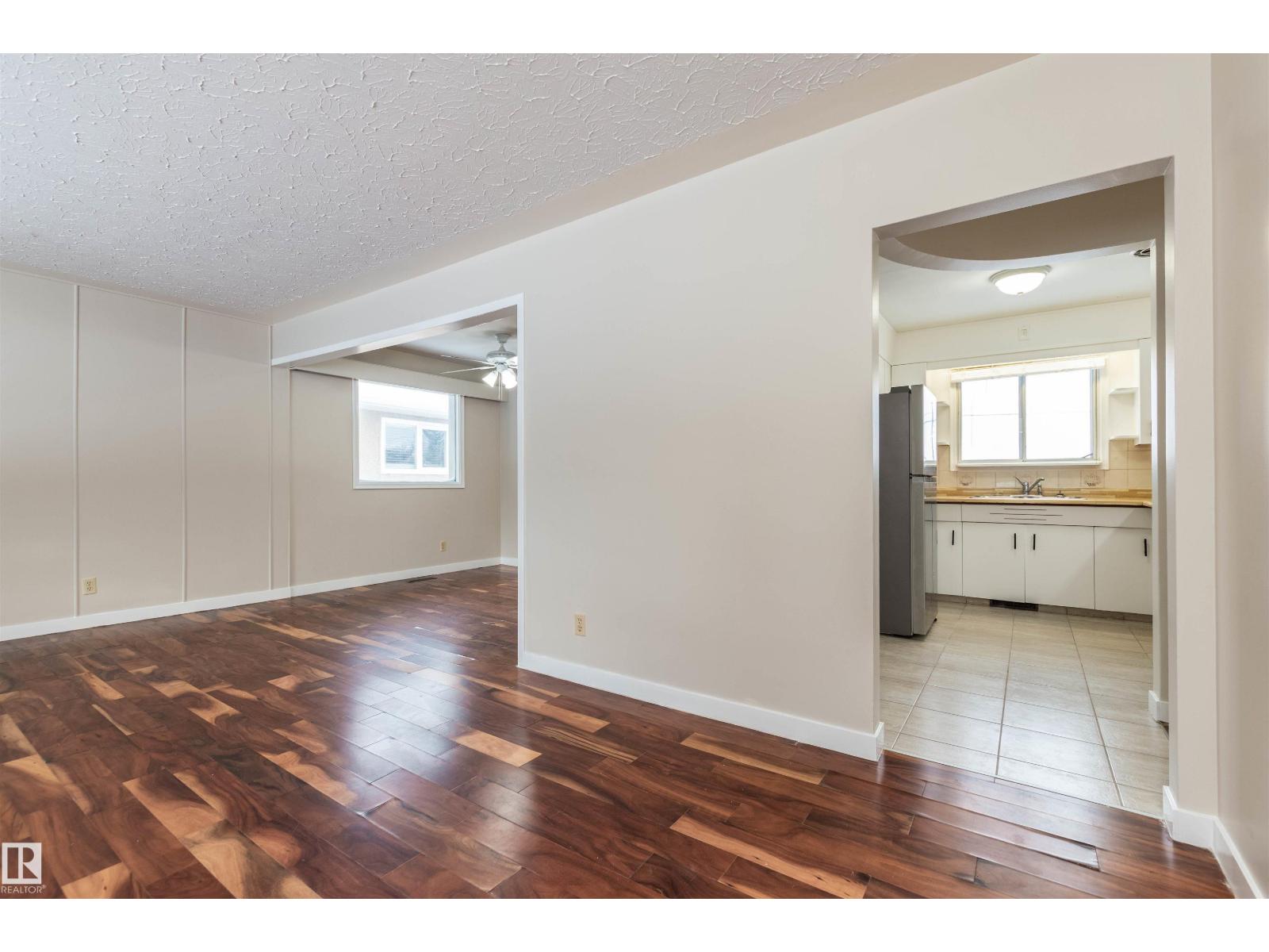 5204 97a Av Nw, Edmonton, Alberta  T6B 1E1 - Photo 2 - E4468320