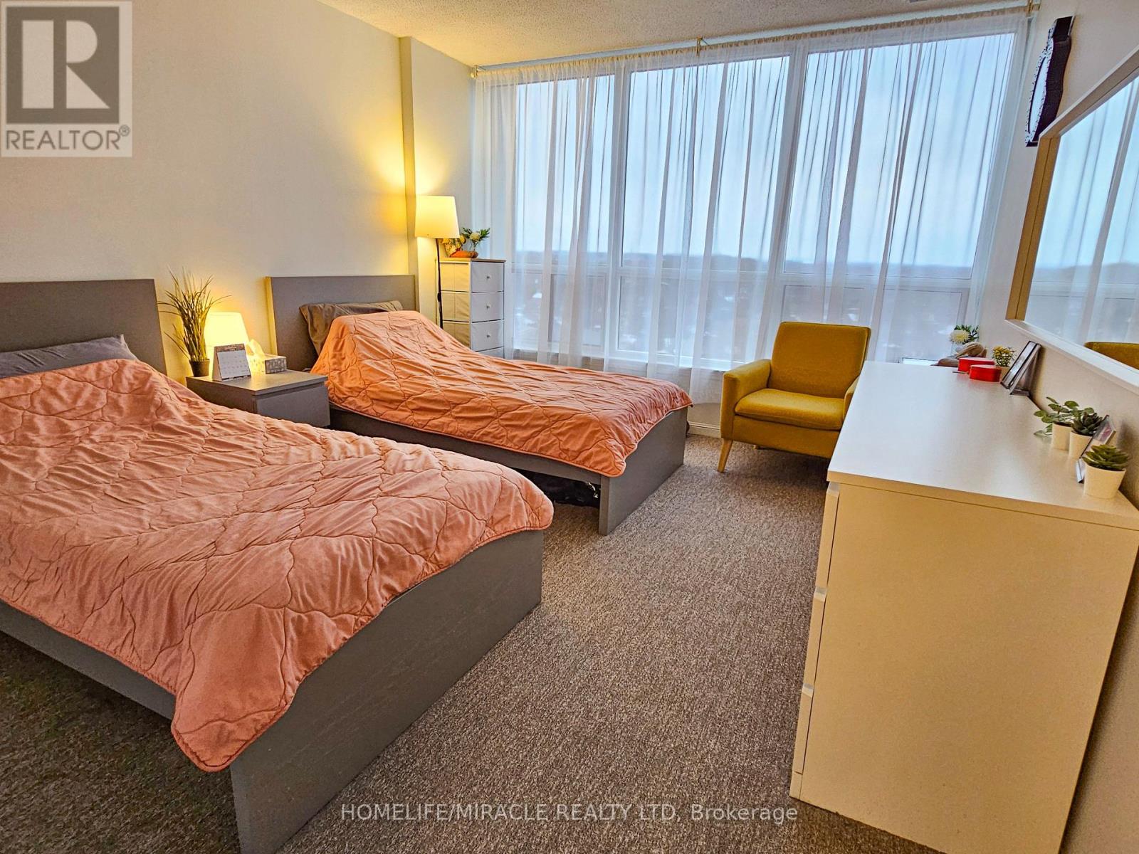 1206 - 12 Laurelcrest Street, Brampton, Ontario  L6S 5Y4 - Photo 11 - W12639740