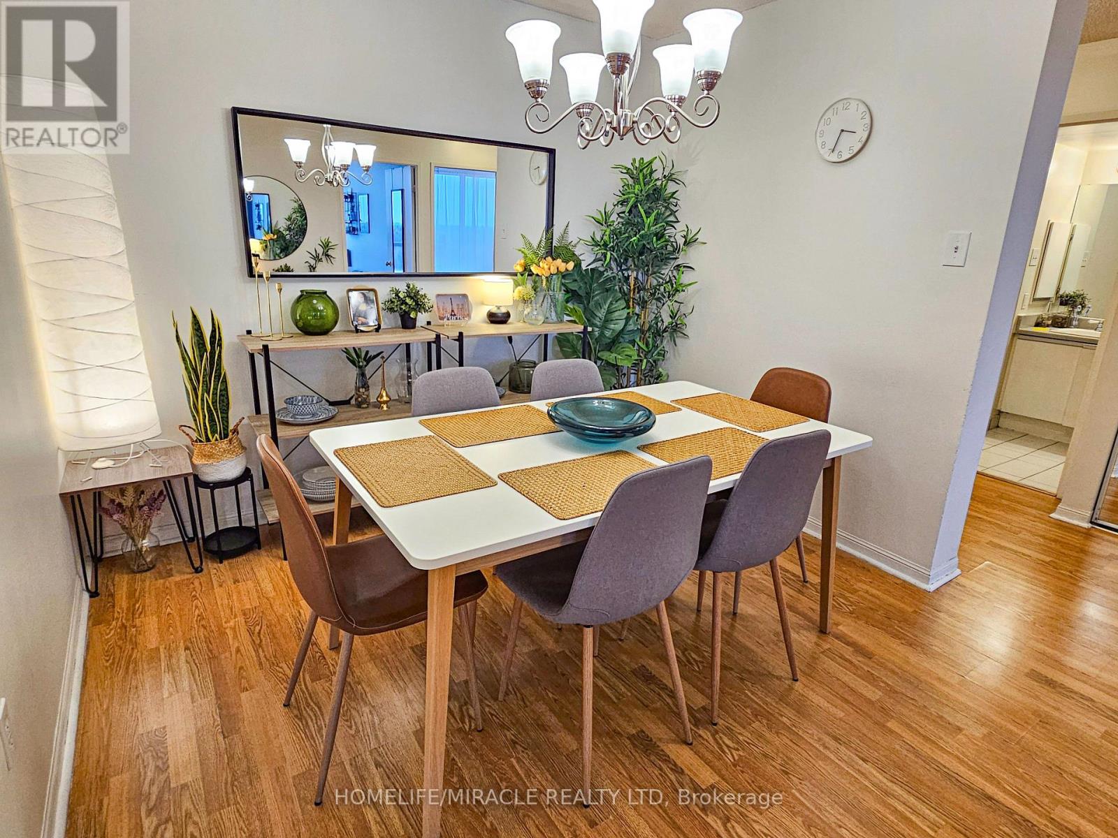 1206 - 12 Laurelcrest Street, Brampton, Ontario  L6S 5Y4 - Photo 9 - W12639740