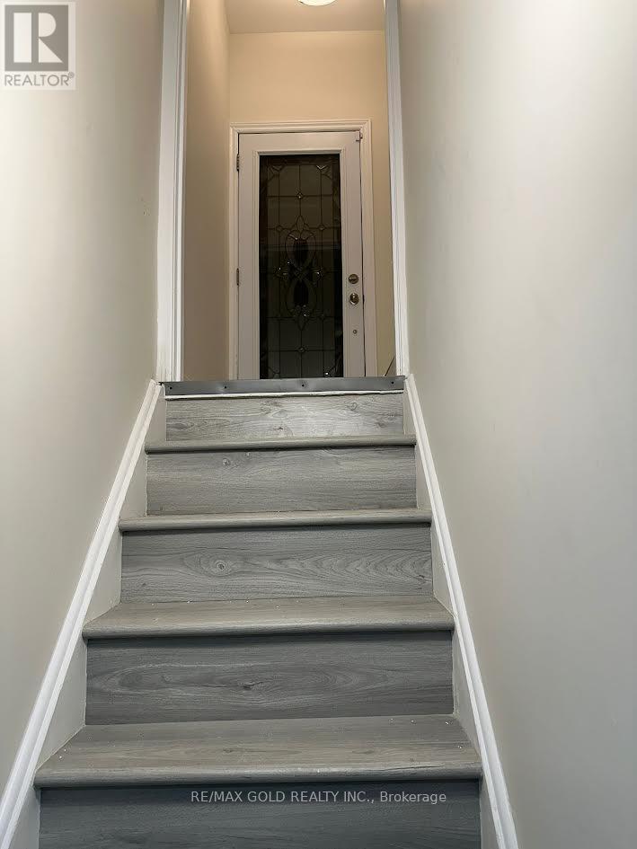 Bsmt - 27 Brookdale Crescent W, Brampton, Ontario  L6T 1M8 - Photo 10 - W12639742