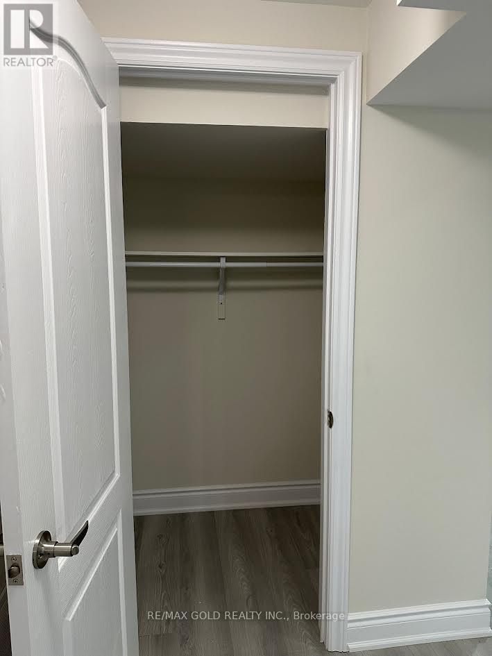 Bsmt - 27 Brookdale Crescent W, Brampton, Ontario  L6T 1M8 - Photo 11 - W12639742