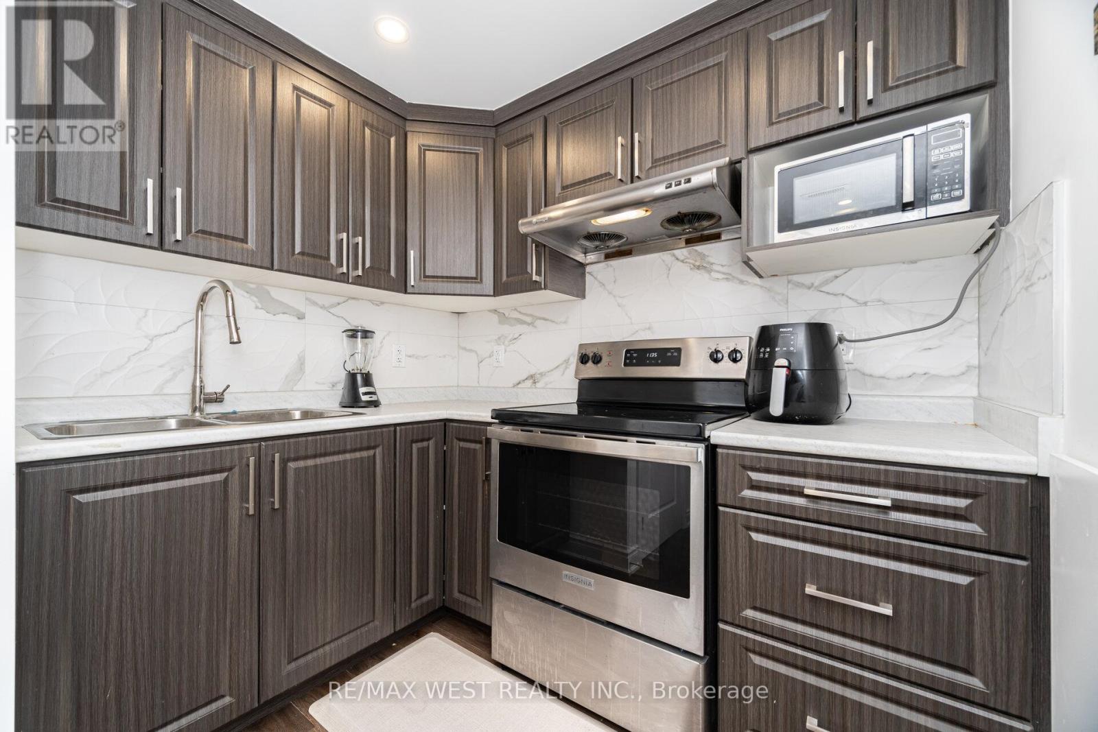 65 Elwin Road, Brampton, Ontario  L6X 5J7 - Photo 15 - W12639746