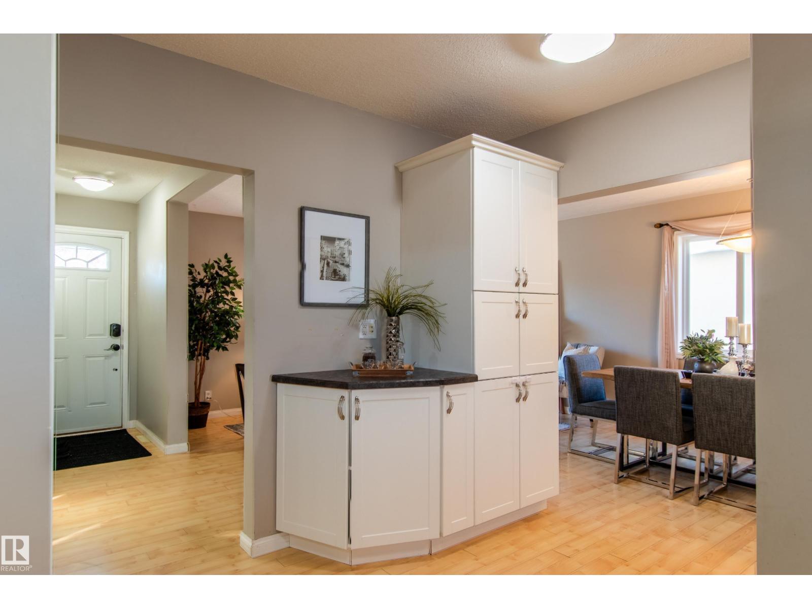 8916 148 St Nw, Edmonton, Alberta  T5R 1A1 - Photo 8 - E4455768