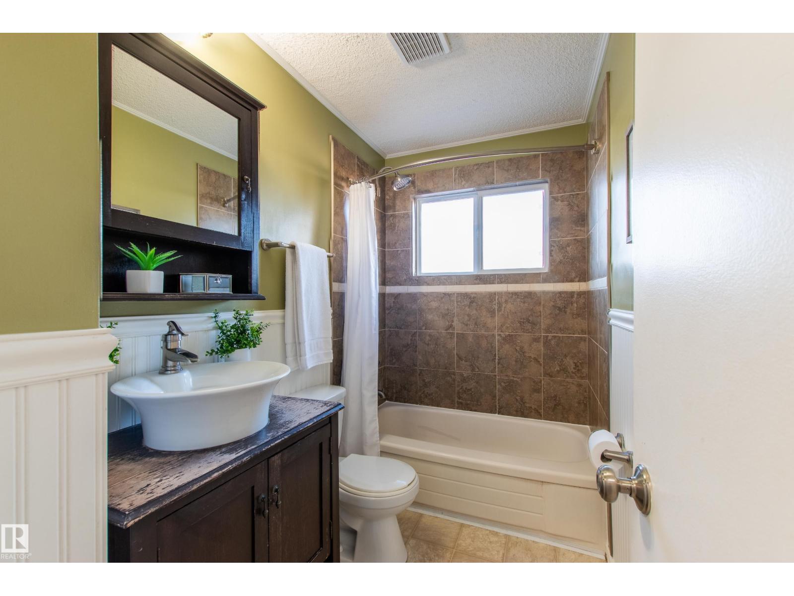 8916 148 St Nw, Edmonton, Alberta  T5R 1A1 - Photo 9 - E4455768