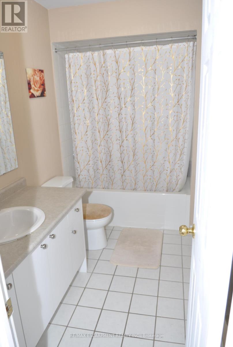 52 Arlington Drive, Georgina, Ontario  L4P 4H6 - Photo 11 - N12639768