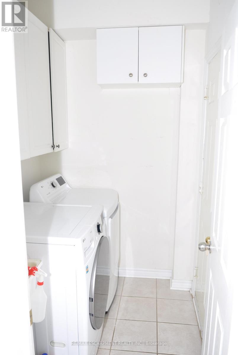 52 Arlington Drive, Georgina, Ontario  L4P 4H6 - Photo 12 - N12639768