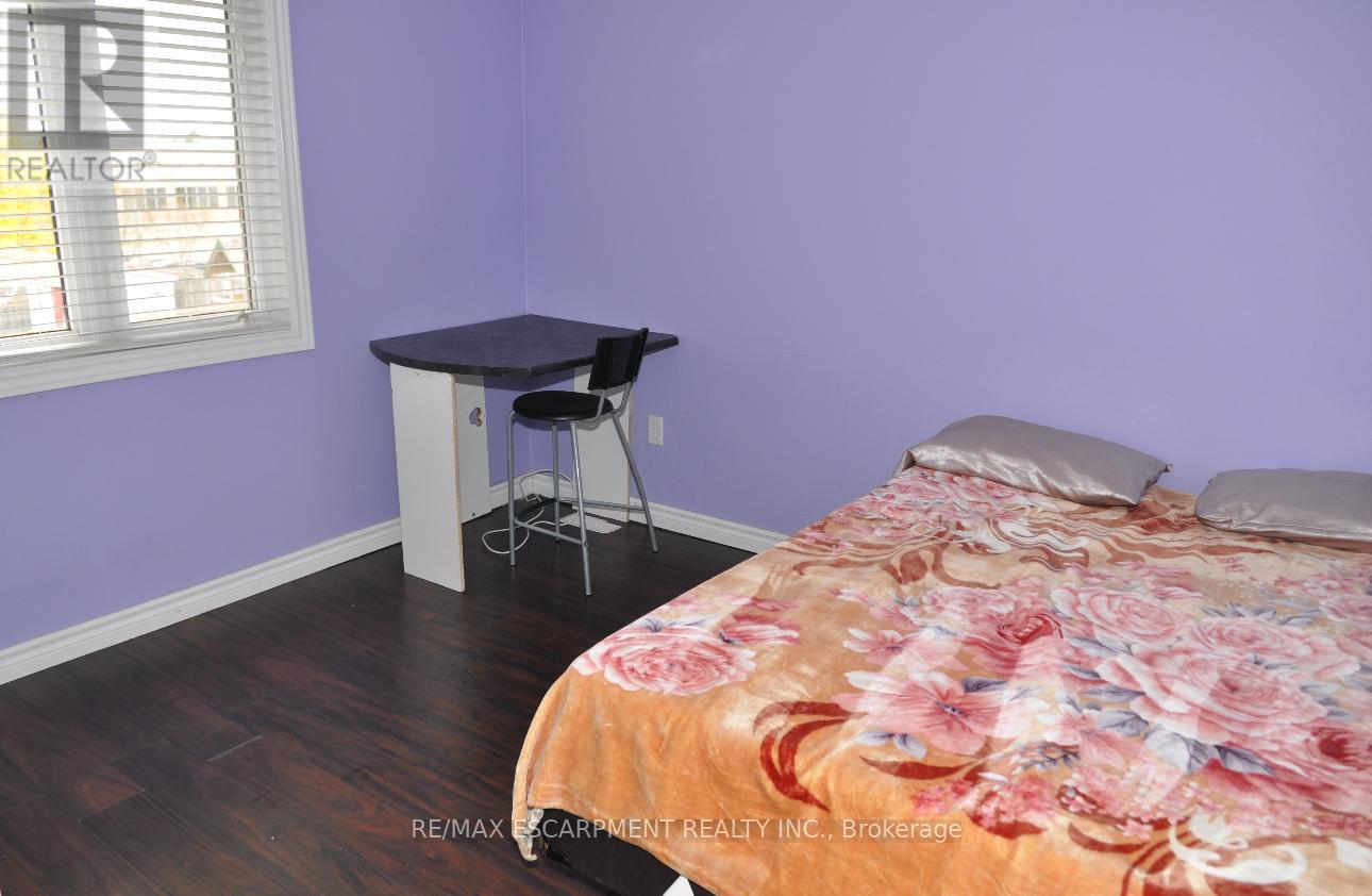 52 Arlington Drive, Georgina, Ontario  L4P 4H6 - Photo 5 - N12639768