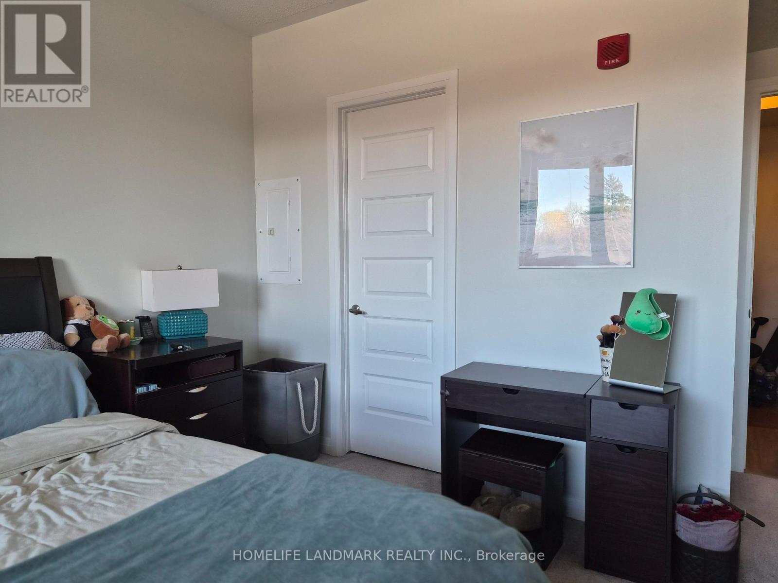 213 - 2 Adam Sellers Street, Markham, Ontario  L6B 1P2 - Photo 8 - N12639798