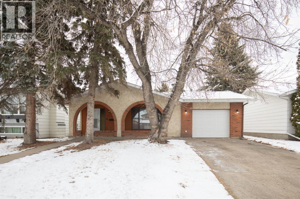 55 Norton Avenue, Red Deer, Alberta T4P 2H1 - Photo 1 - A2272229