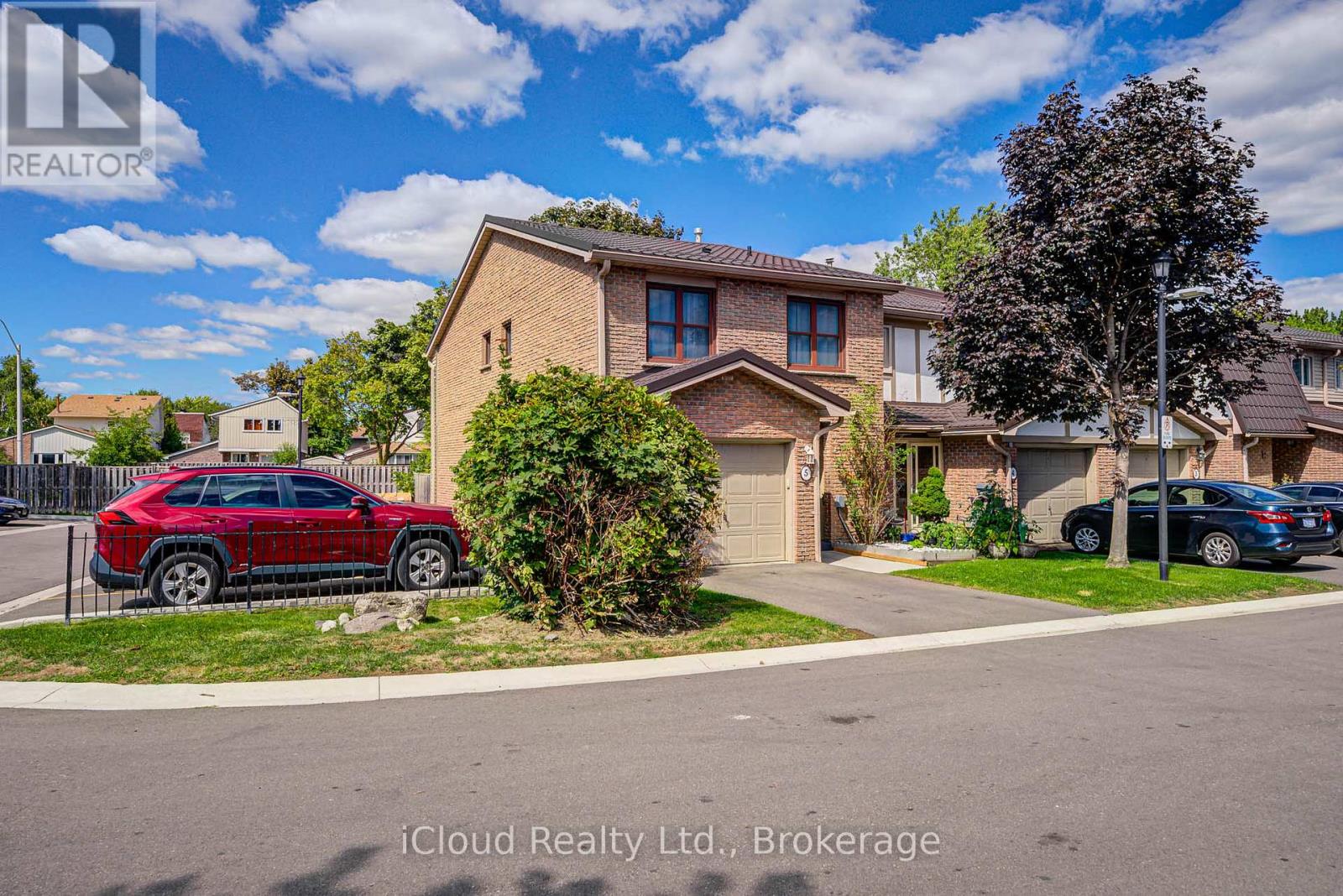 5 Gloucester Place, Brampton, Ontario L6S 2E5 - Photo 3 - W12639776
