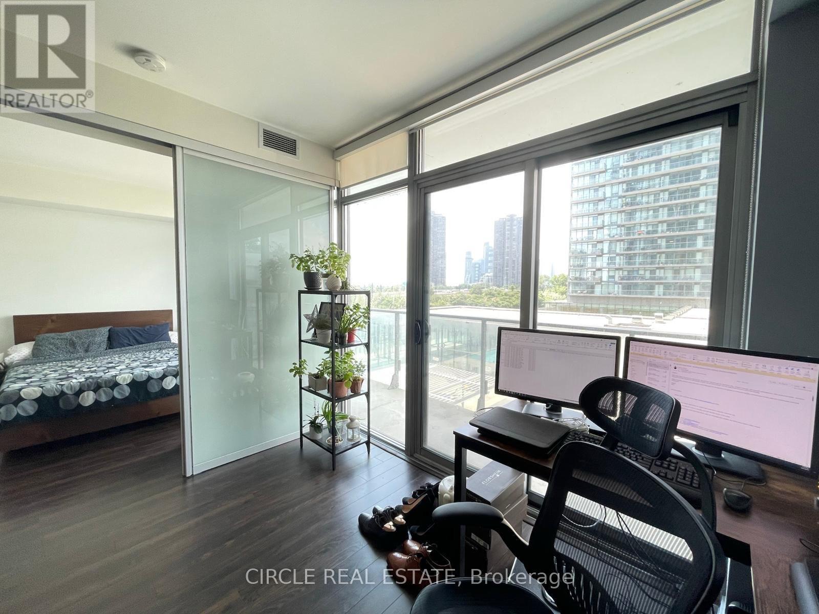 309 - 103 The Queensway Avenue N, Toronto, Ontario  M6S 5B3 - Photo 8 - W12639782