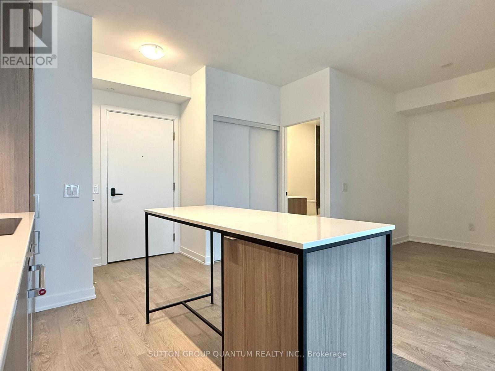 1209 - 220 Missinnihe Way, Mississauga, Ontario  L5H 0A9 - Photo 4 - W12639796