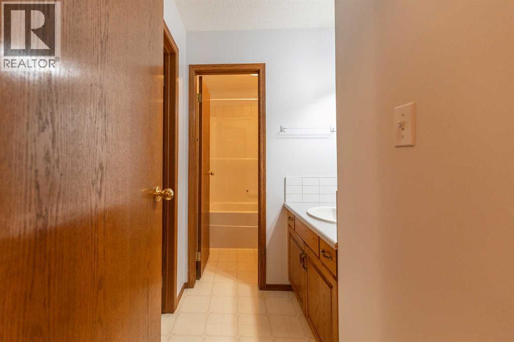 1103 12 Street S, Lethbridge, Alberta  T1K 7S6 - Photo 15 - A2275426