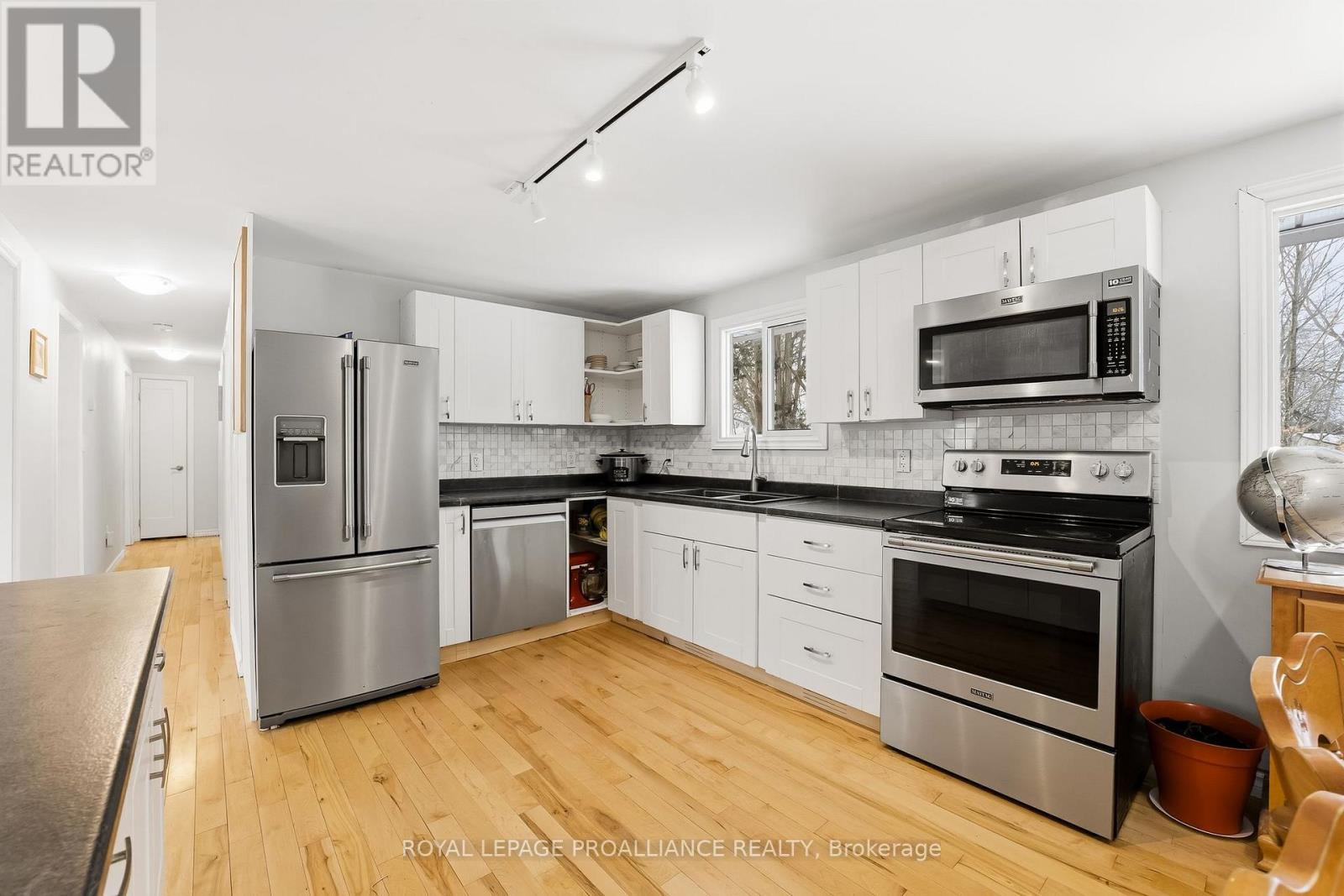 17 Chrisval Avenue, Quinte West, Ontario  K8V 5P7 - Photo 21 - X12639836