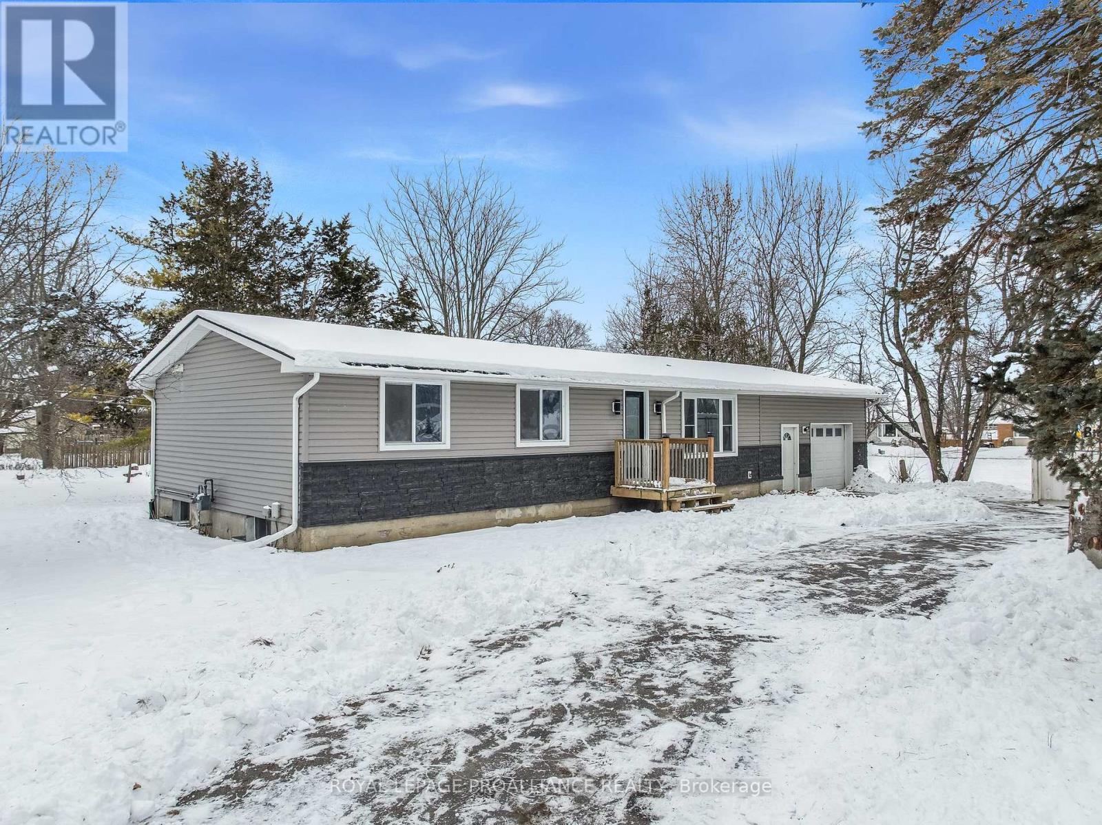 17 Chrisval Avenue, Quinte West, Ontario  K8V 5P7 - Photo 9 - X12639836