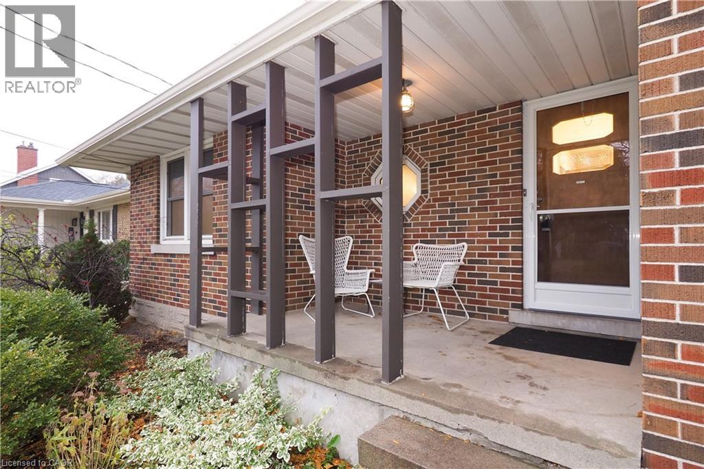 296 Dumfries Avenue, Kitchener, Ontario  N2H 2E8 - Photo 2 - 40788673