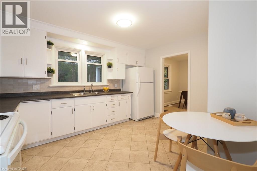 296 Dumfries Avenue, Kitchener, Ontario  N2H 2E8 - Photo 7 - 40788673