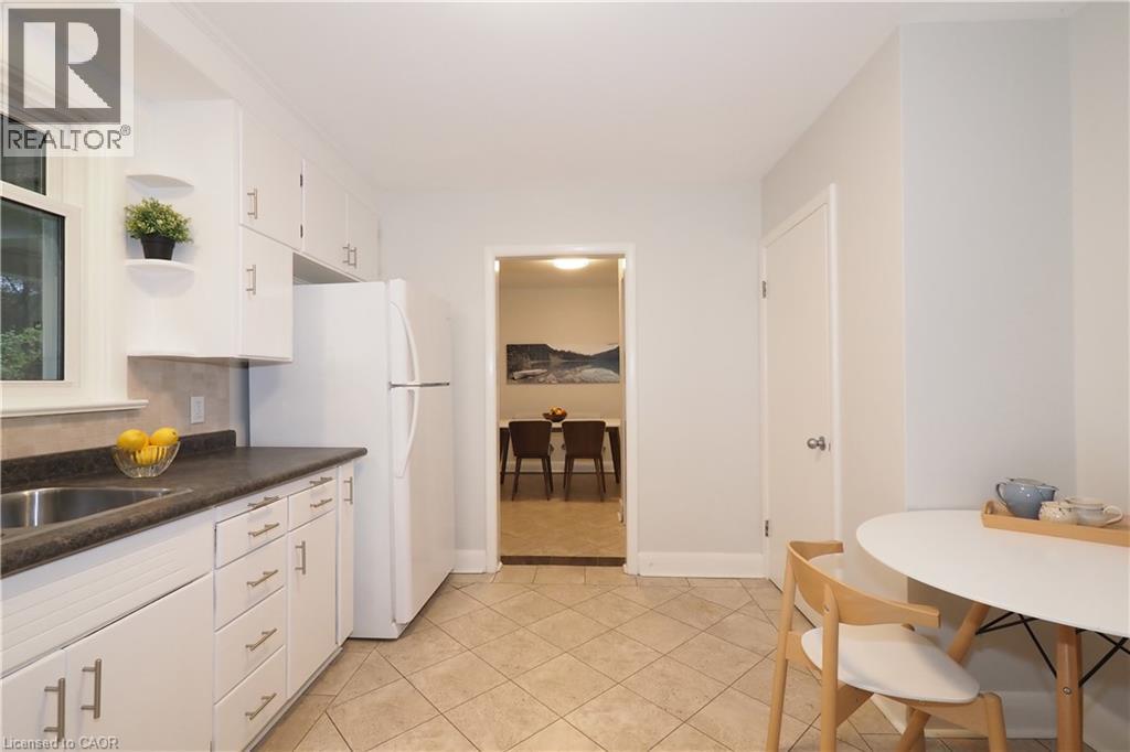 296 Dumfries Avenue, Kitchener, Ontario  N2H 2E8 - Photo 8 - 40788673